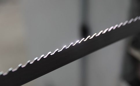 衡阳双金属带锯条产生切削噪音的原因具体有哪些？